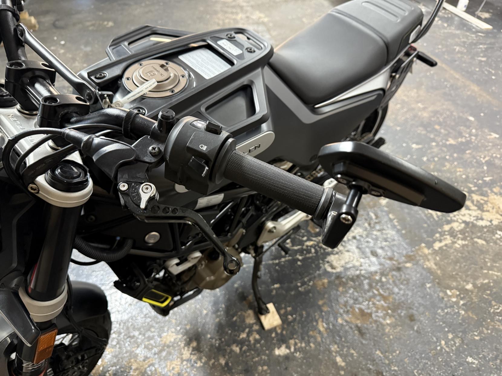 Husqvarna Svartpilen 125 125 Naked Petrol Manual Euro 5 (15 ps)