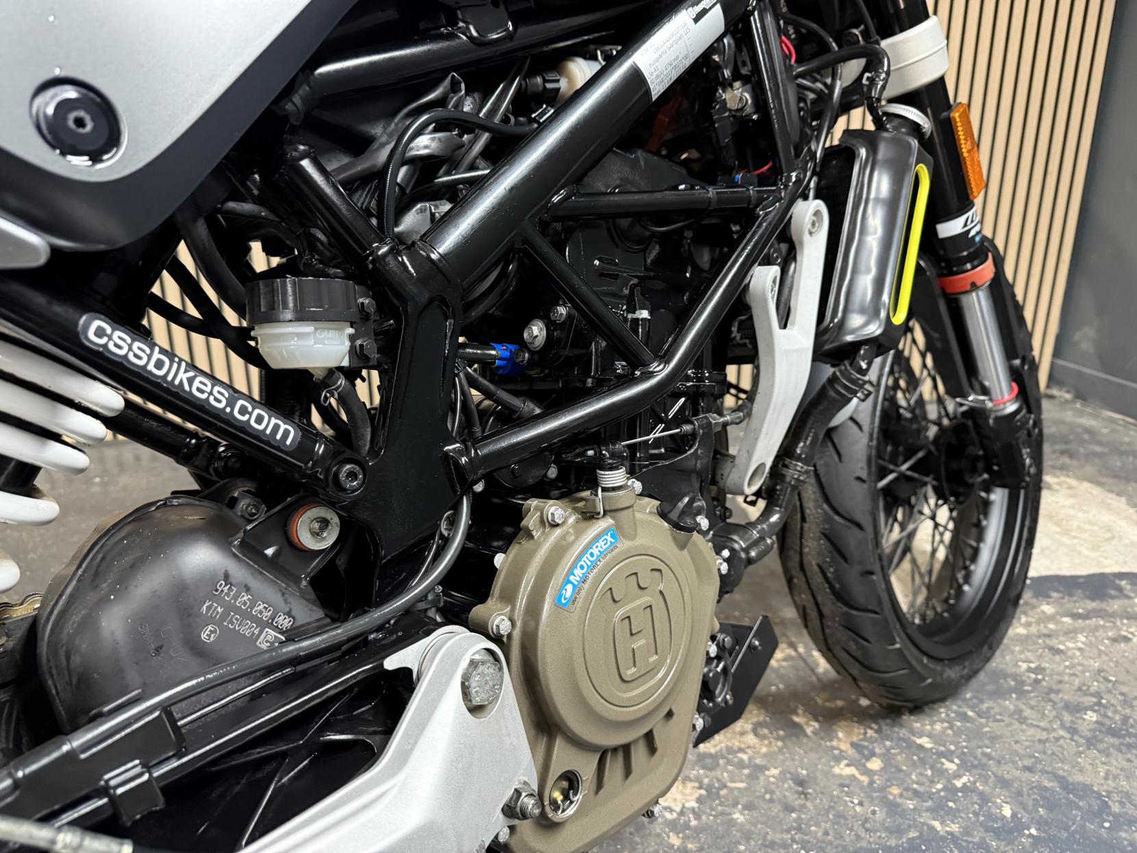 Husqvarna Svartpilen 125 125 Naked Petrol Manual Euro 5 (15 ps)