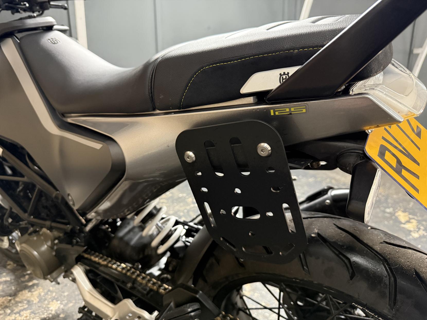 Husqvarna Svartpilen 125 125 Naked Petrol Manual Euro 5 (15 ps)