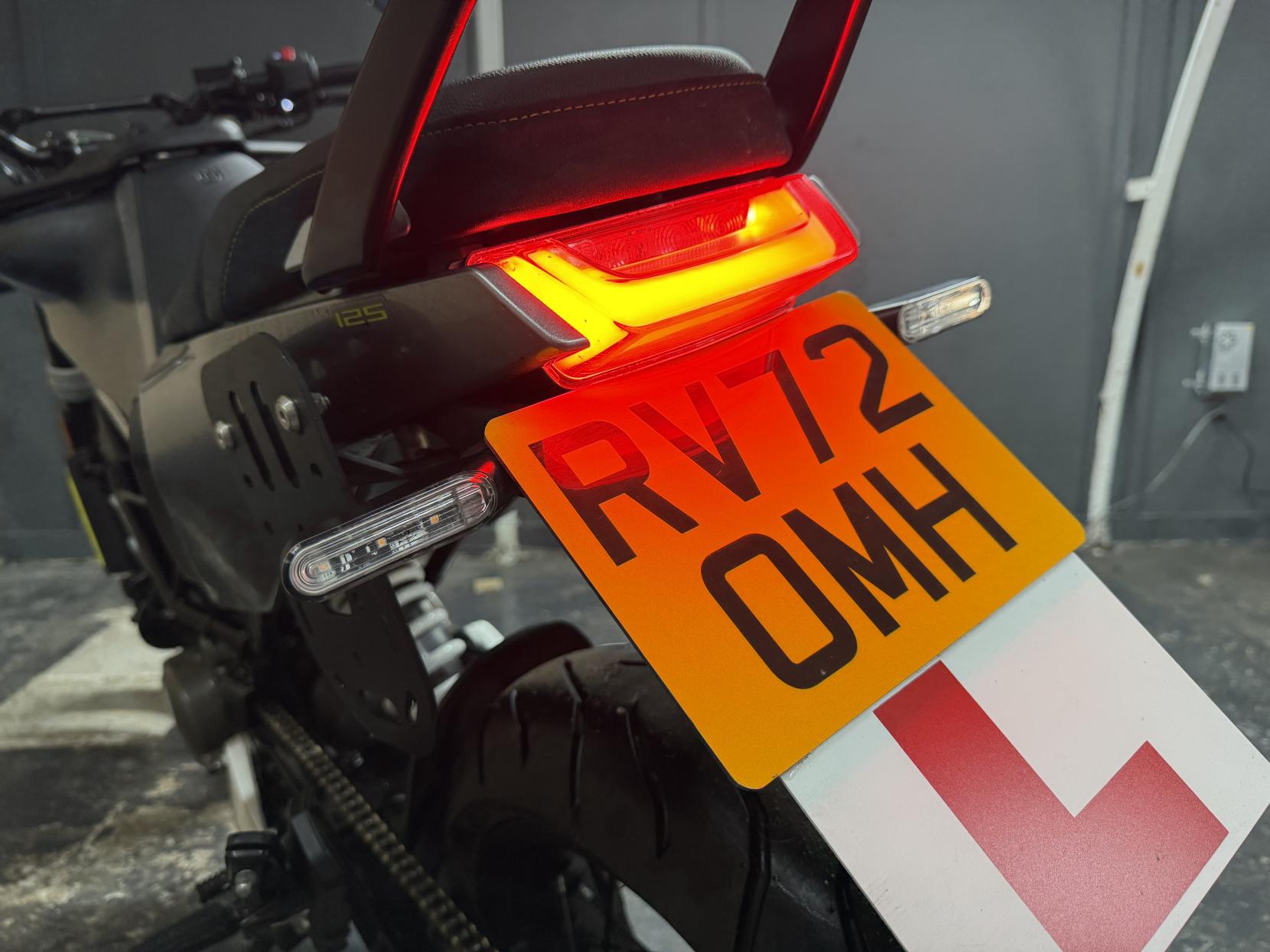 Husqvarna Svartpilen 125 125 Naked Petrol Manual Euro 5 (15 ps)