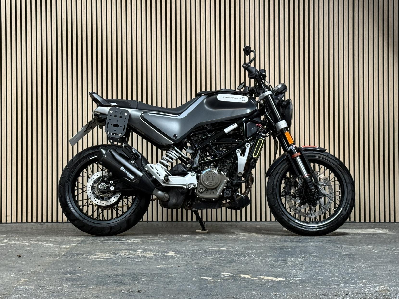 Husqvarna Svartpilen 125 125 Naked Petrol Manual Euro 5 (15 ps)