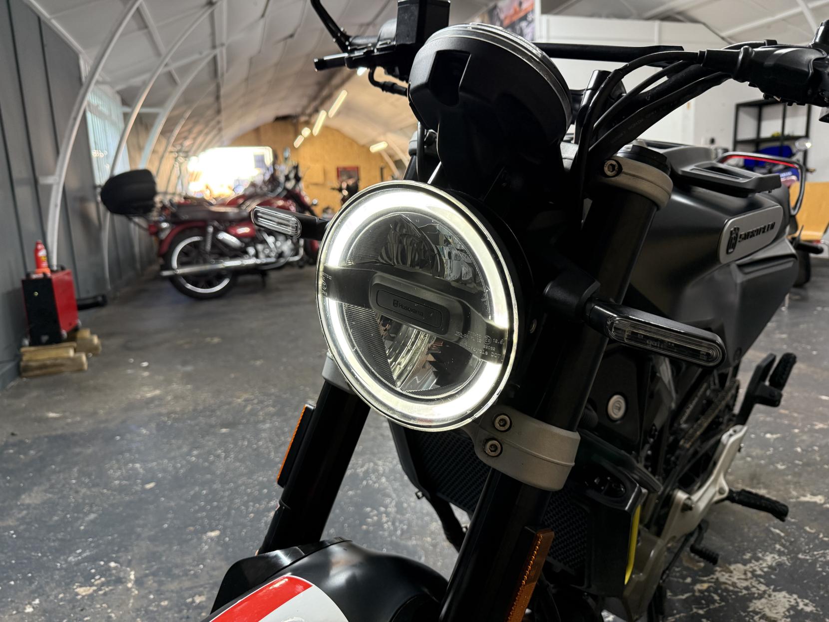 Husqvarna Svartpilen 125 125 Naked Petrol Manual Euro 5 (15 ps)