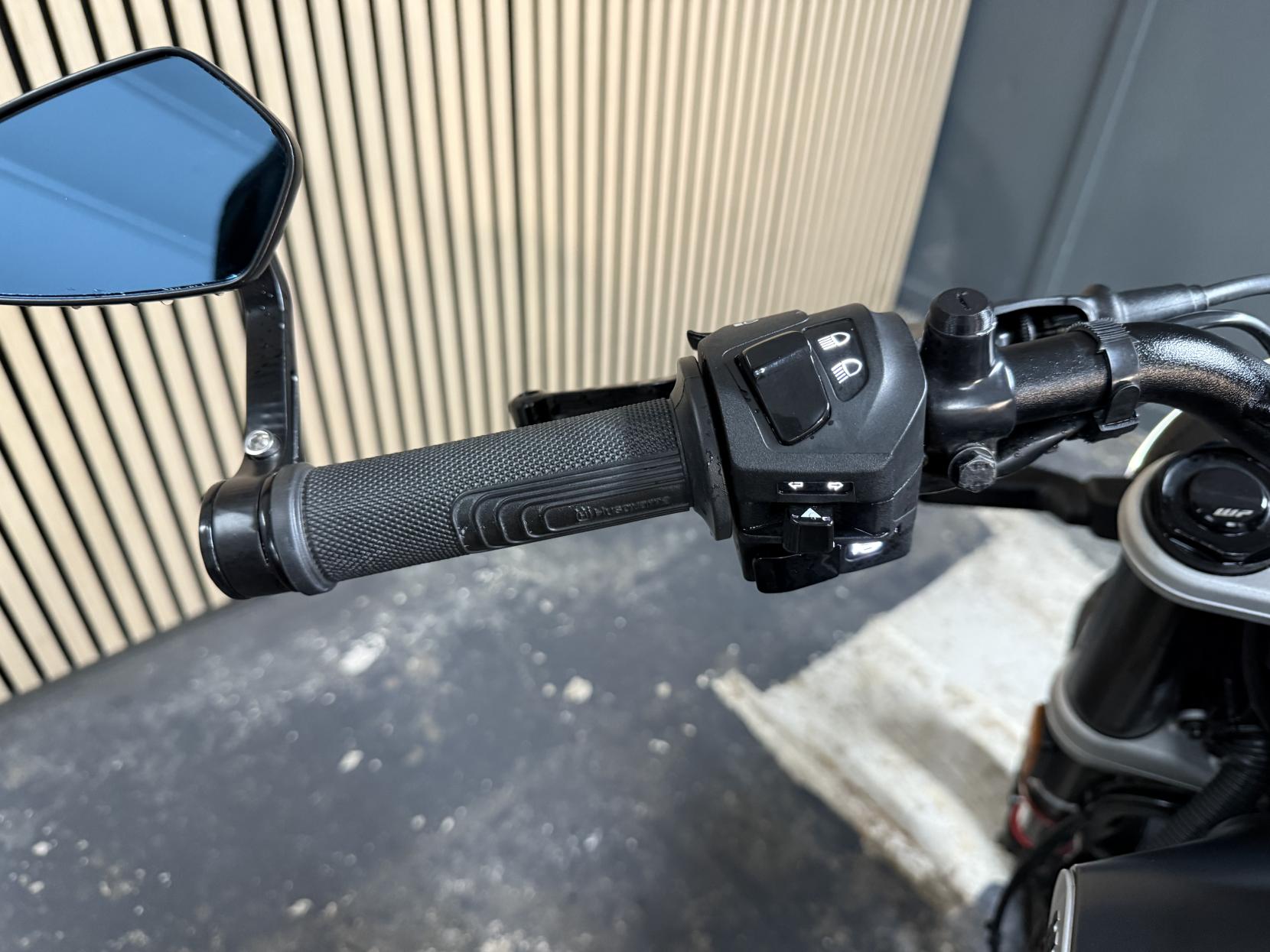 Husqvarna Svartpilen 125 125 Naked Petrol Manual Euro 5 (15 ps)