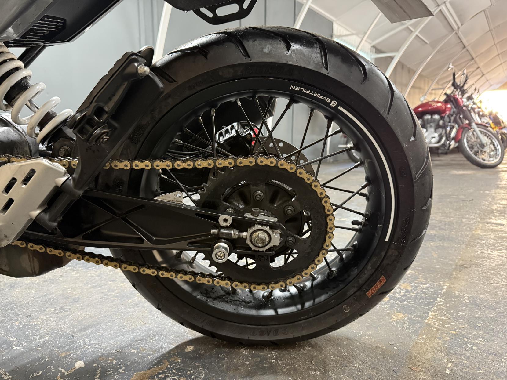 Husqvarna Svartpilen 125 125 Naked Petrol Manual Euro 5 (15 ps)