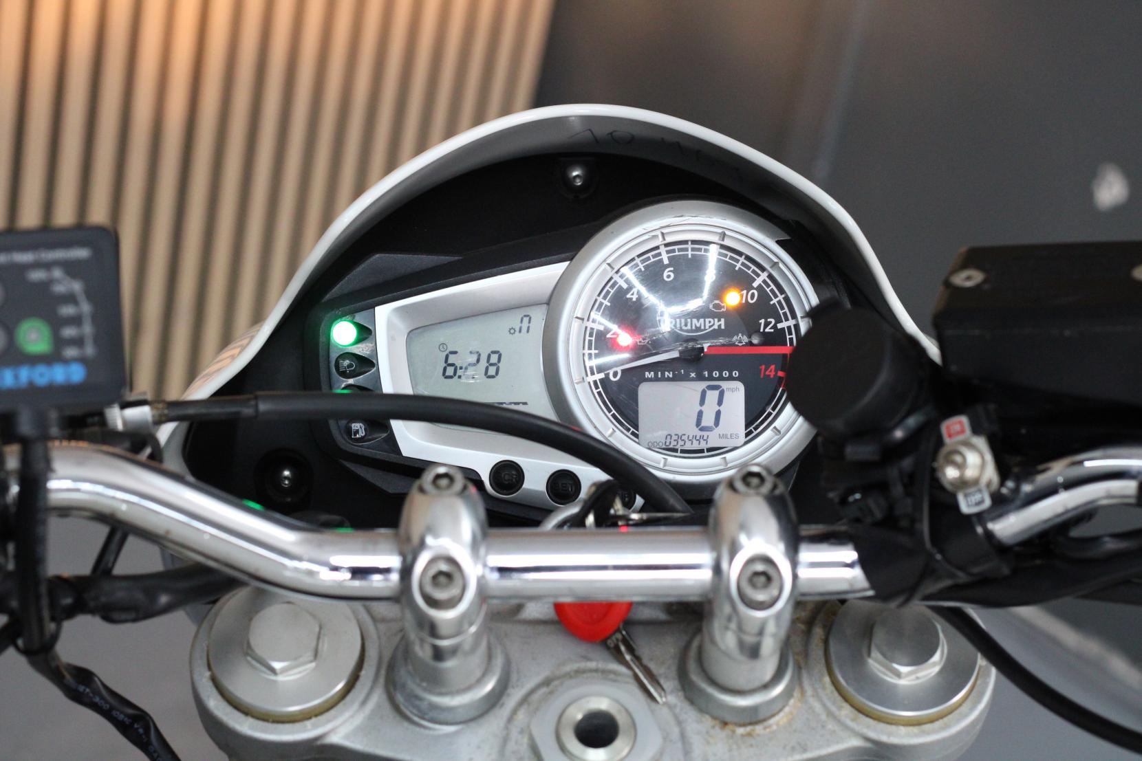 Triumph Street Triple 675 675 Naked Petrol Manual (106 ps)