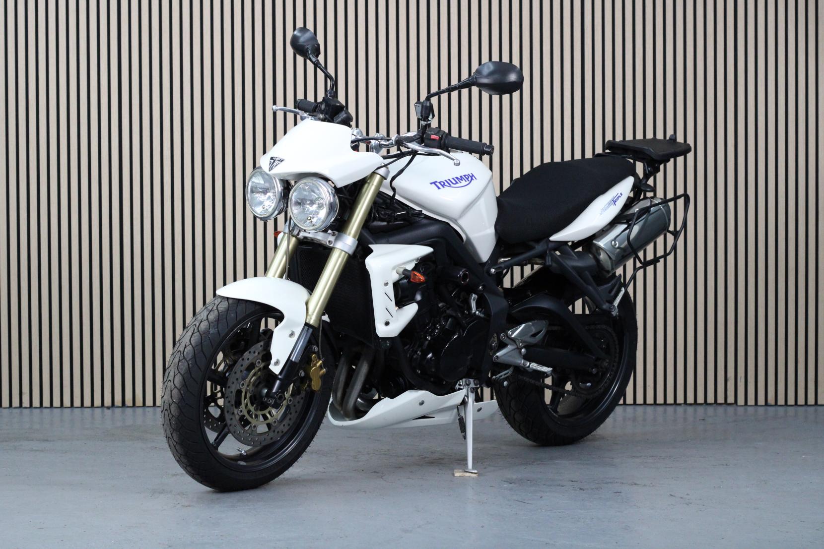 Triumph Street Triple 675 675 Naked Petrol Manual (106 ps)