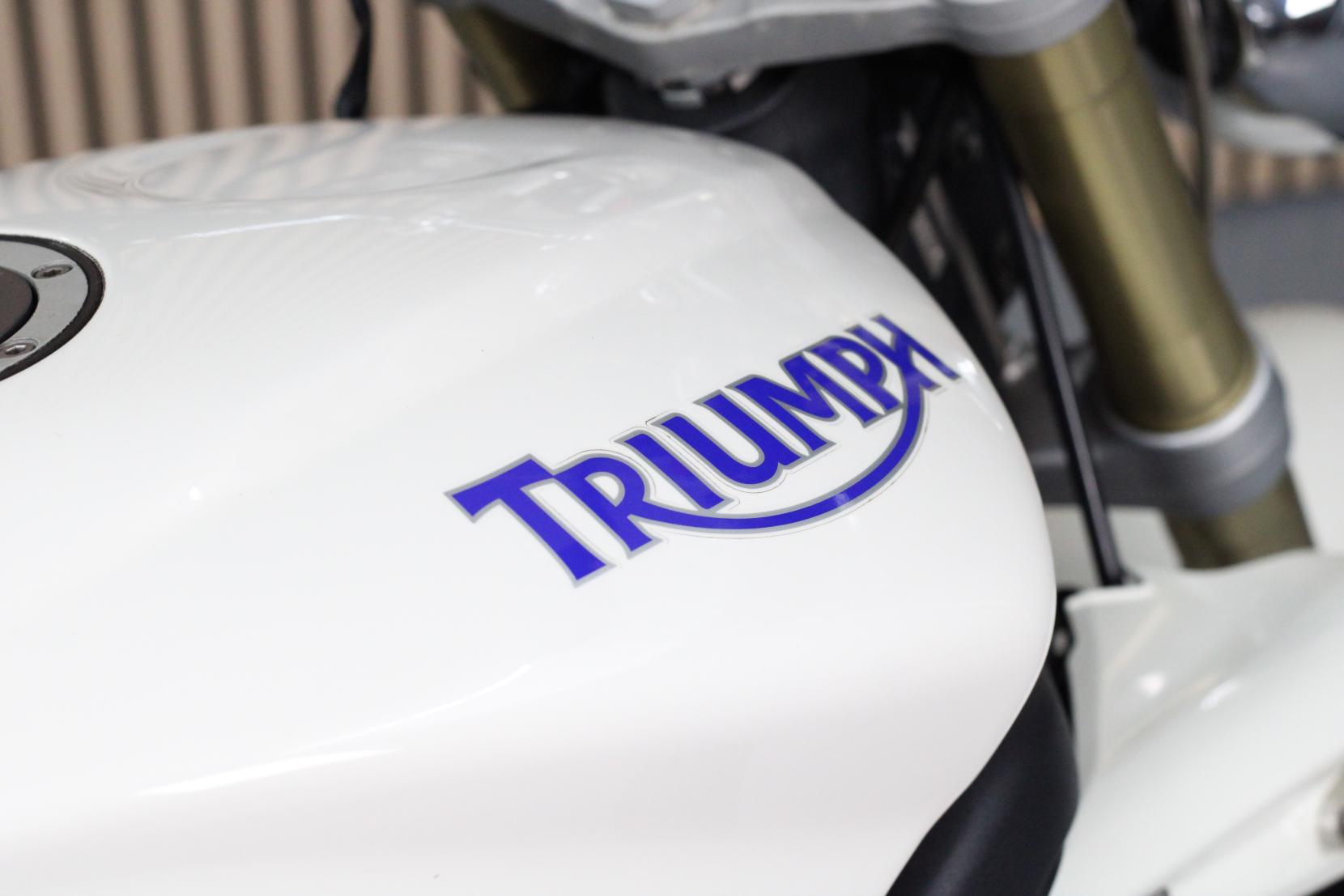 Triumph Street Triple 675 675 Naked Petrol Manual (106 ps)