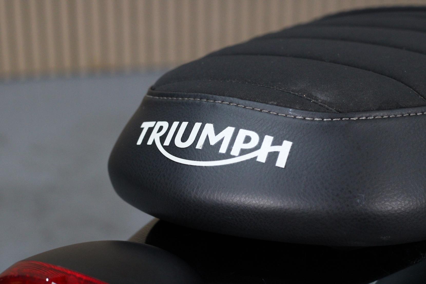 Triumph Street Twin 900 Roadster/Retro Petrol Manual Euro 4 (65 ps)