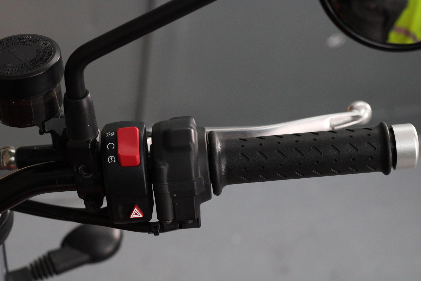 Triumph Street Twin 900 Roadster/Retro Petrol Manual Euro 4 (65 ps)