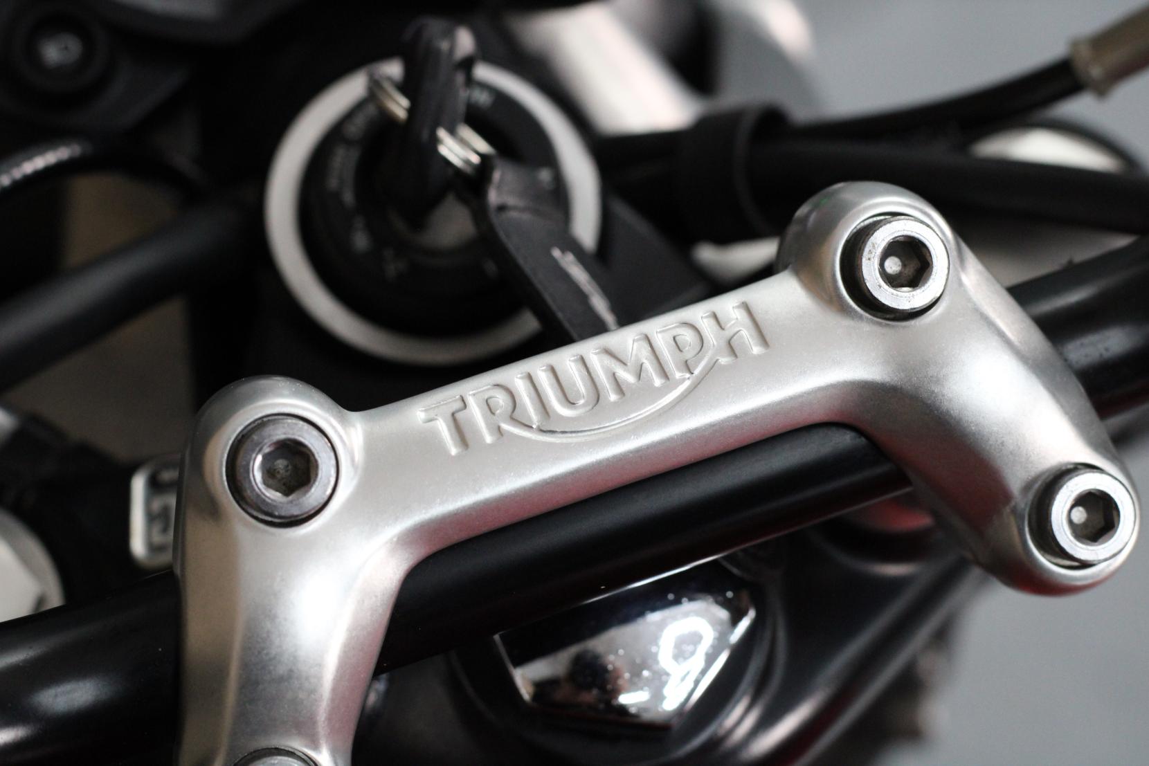 Triumph Street Twin 900 Roadster/Retro Petrol Manual Euro 4 (65 ps)