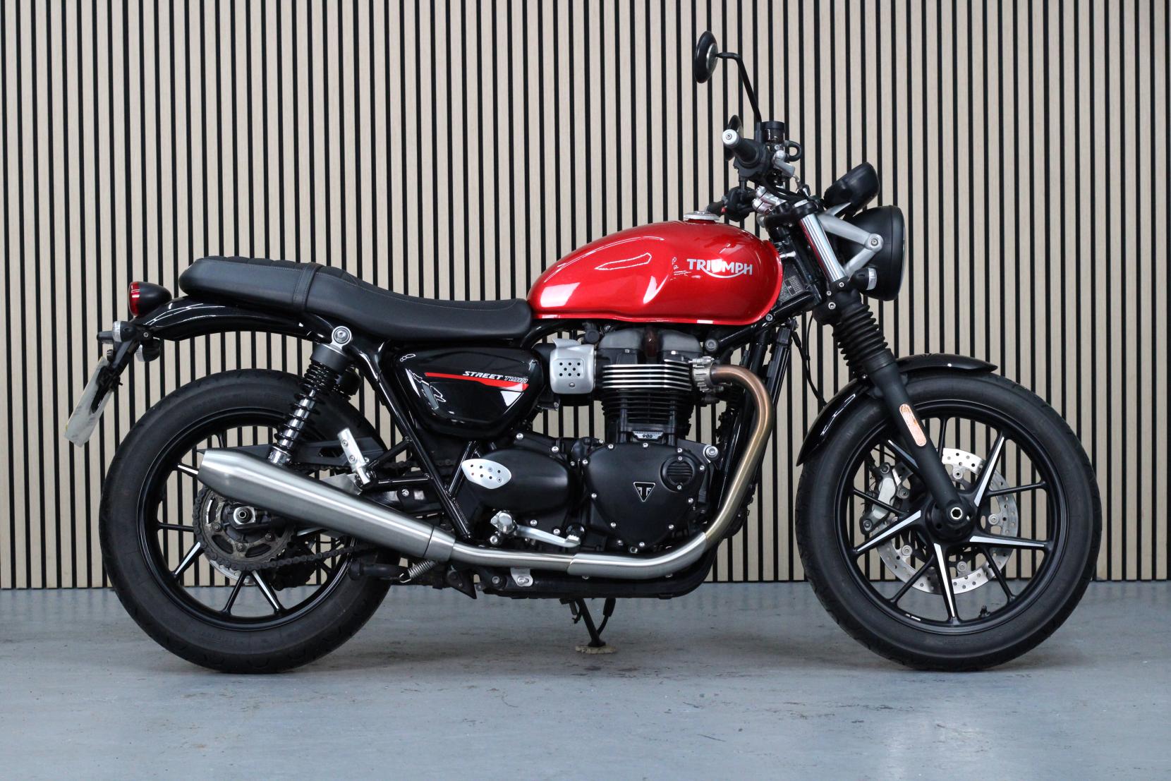 Triumph Street Twin 900 Roadster/Retro Petrol Manual Euro 4 (65 ps)