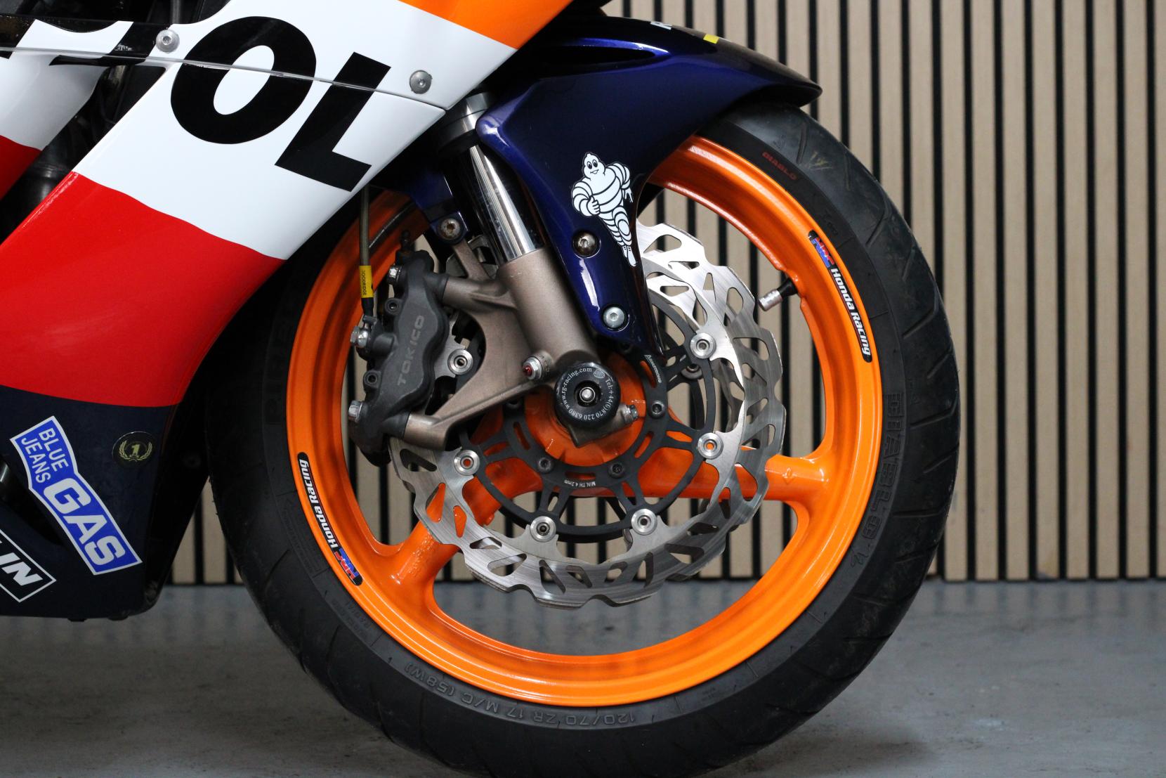 Honda CBR1000RR Fireblade 1000cc 2004