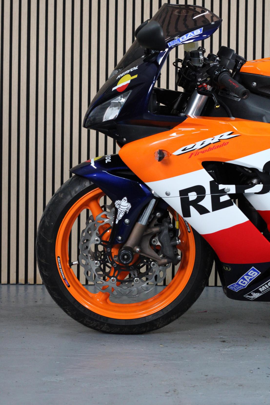 Honda CBR1000RR Fireblade 1000cc 2004