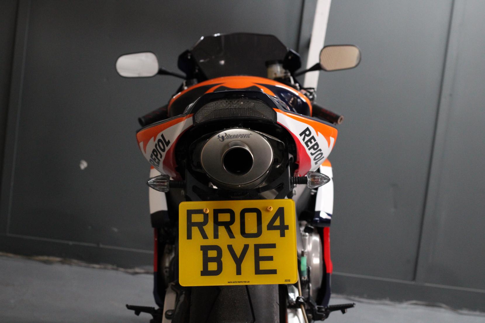 Honda CBR1000RR Fireblade 1000cc 2004