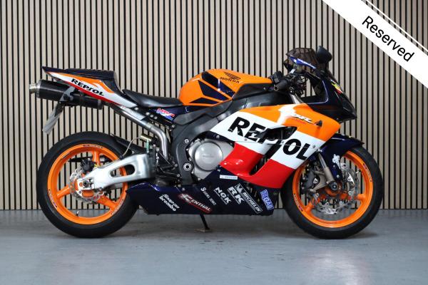 Honda CBR1000RR Fireblade 1000cc 2004