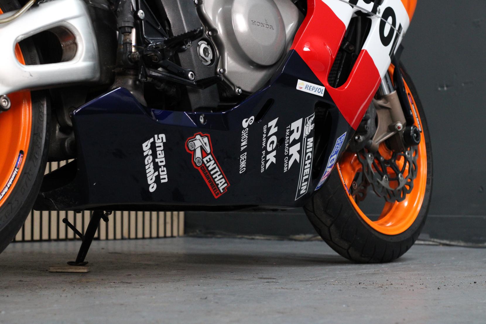 Honda CBR1000RR Fireblade 1000cc 2004