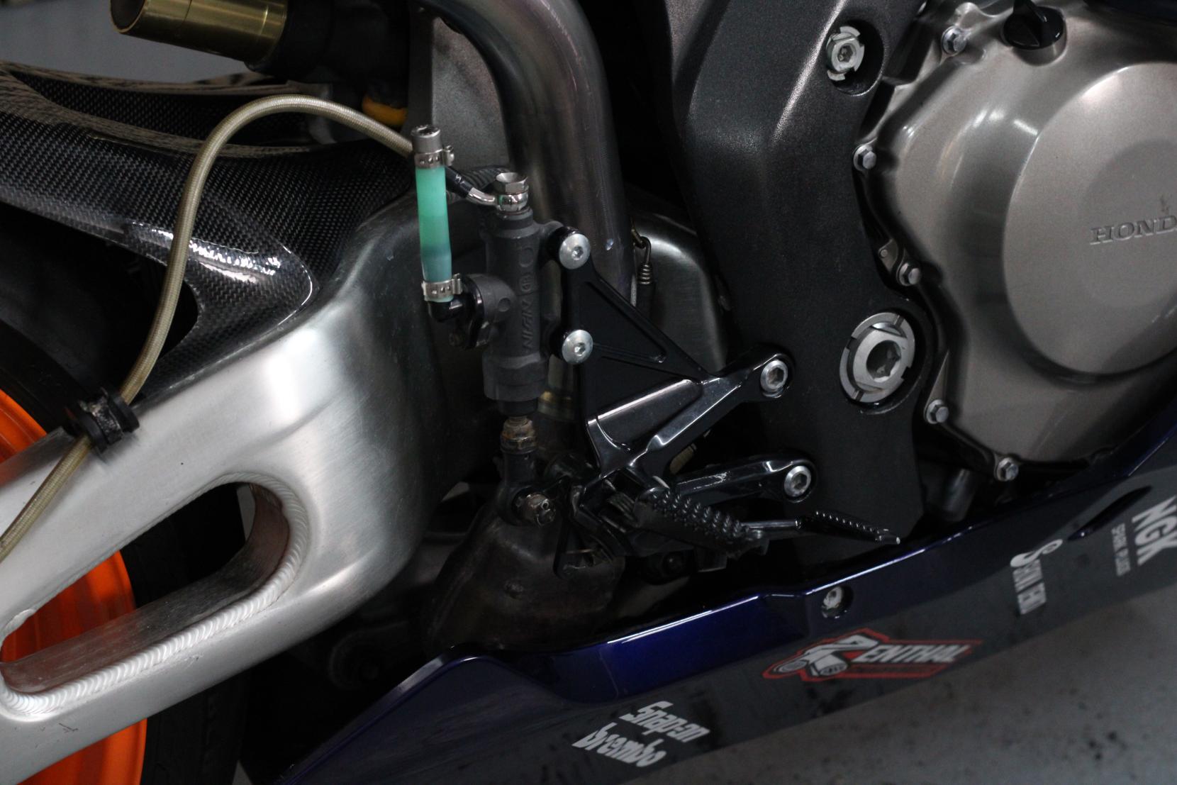 Honda CBR1000RR Fireblade 1000cc 2004