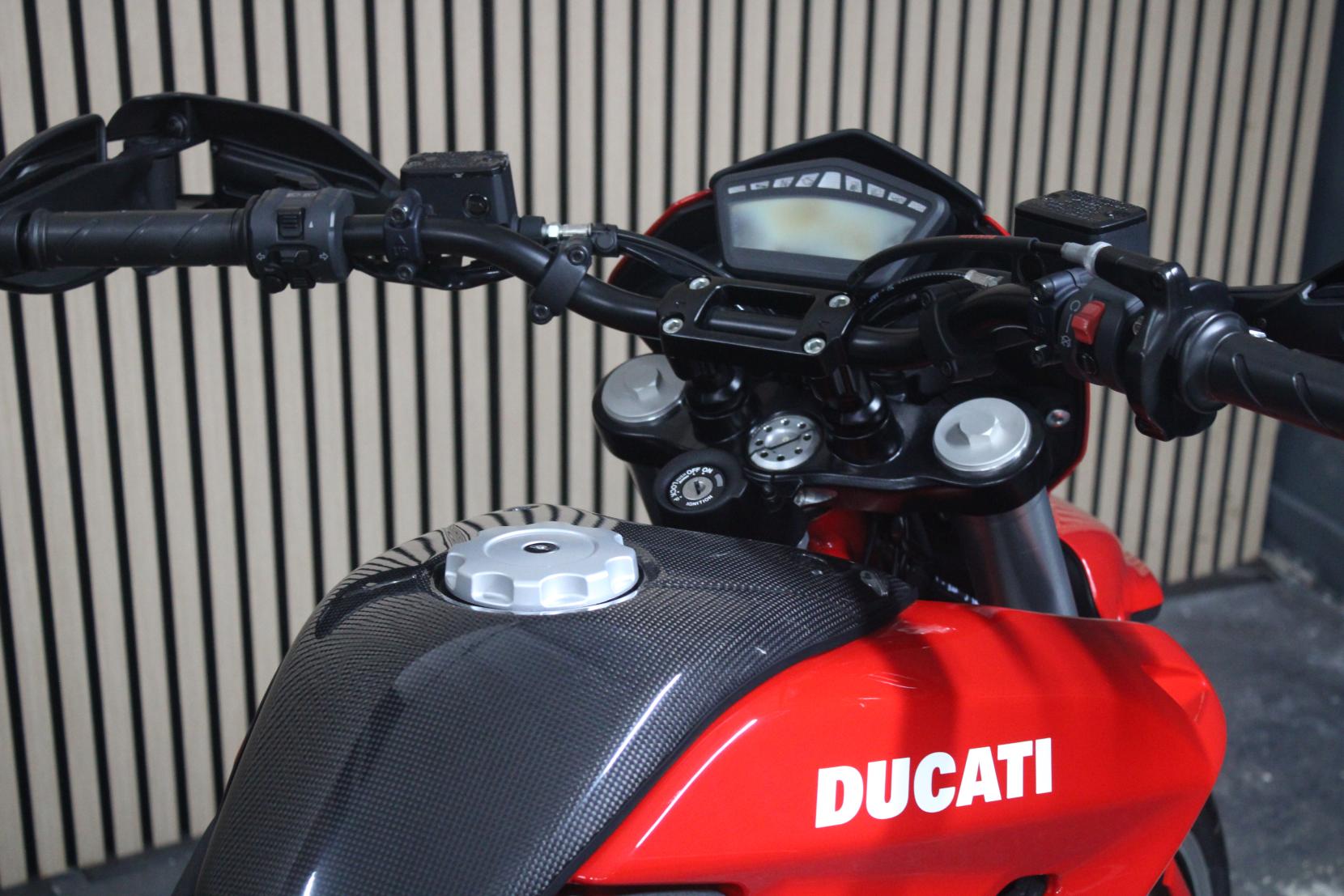 Ducati Hypermotard 796 803