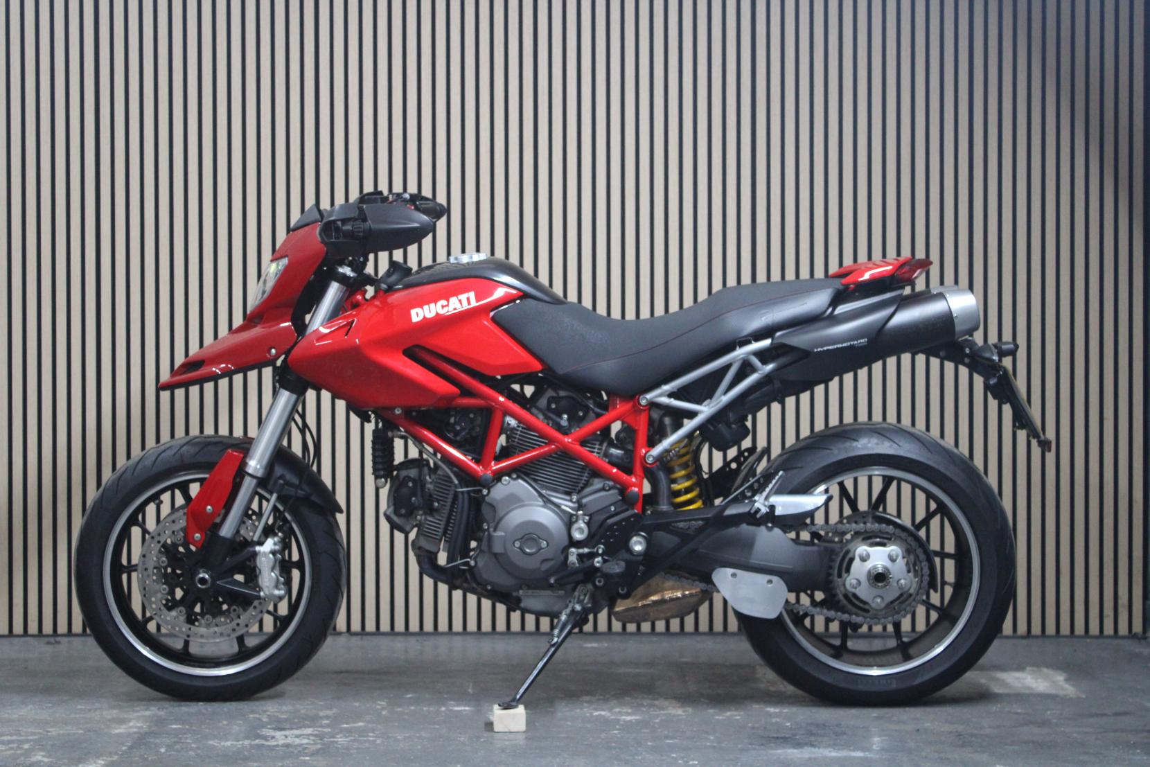 Ducati Hypermotard 796 803