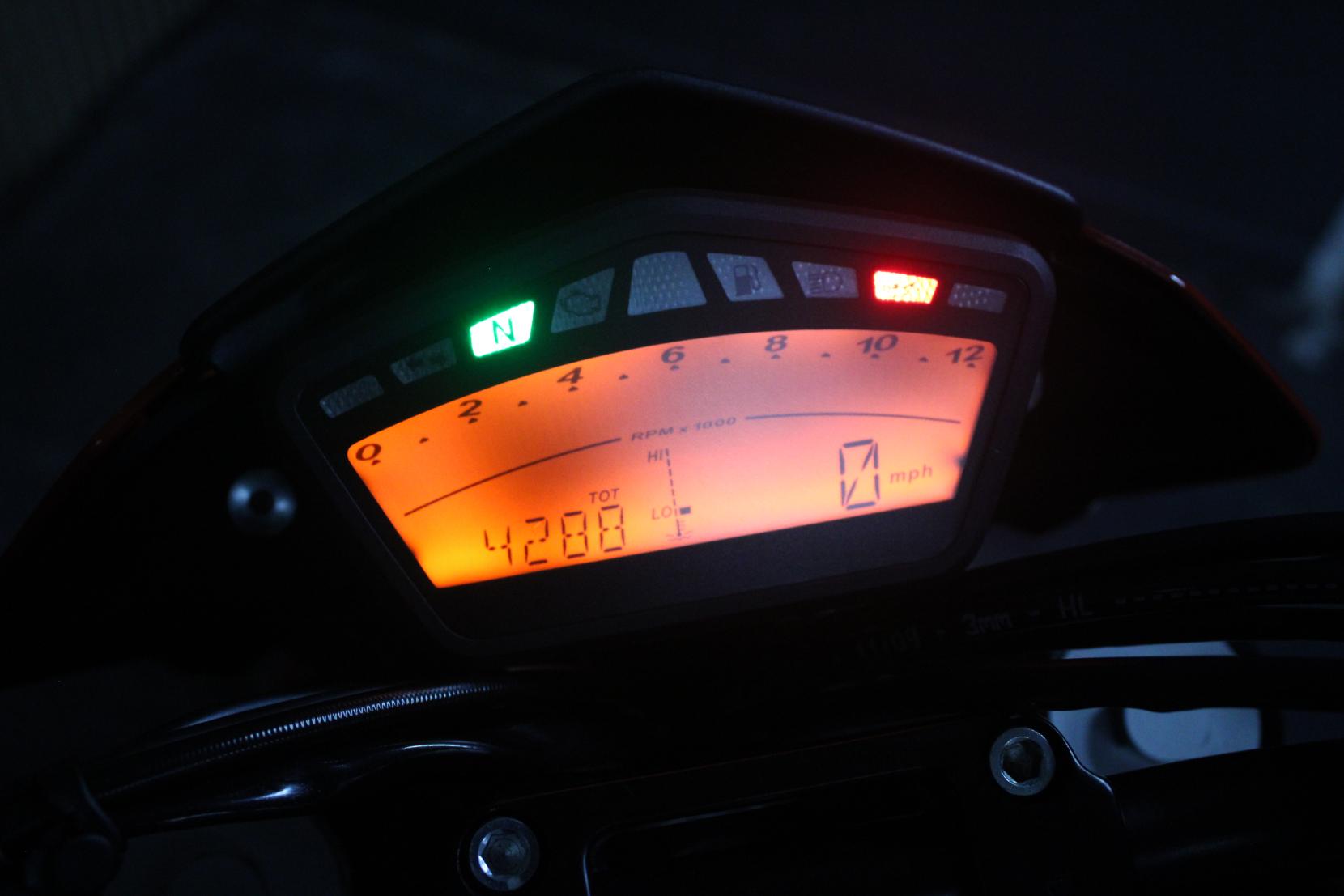 Ducati Hypermotard 796 803