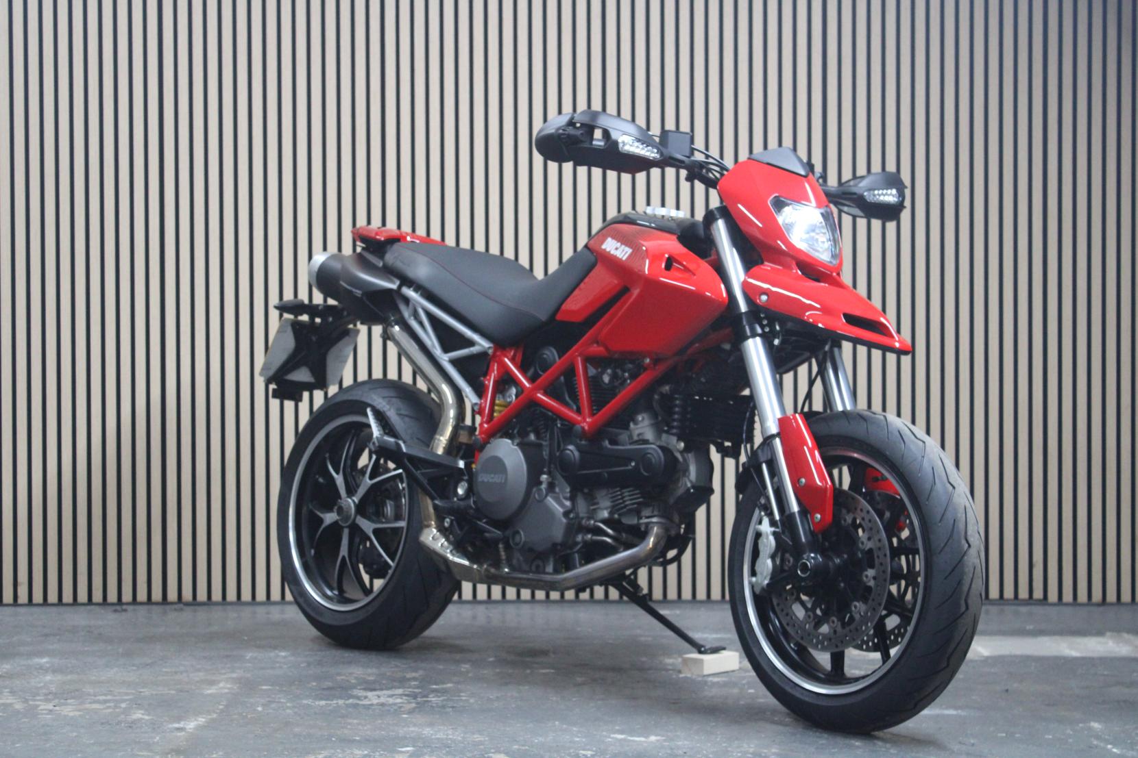 Ducati Hypermotard 796 803
