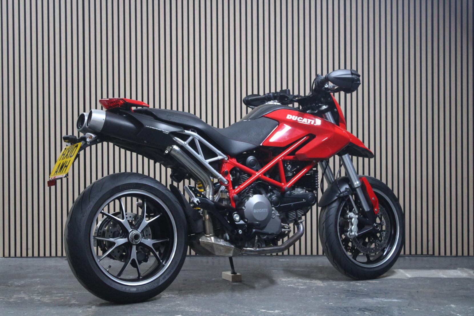 Ducati Hypermotard 796 803