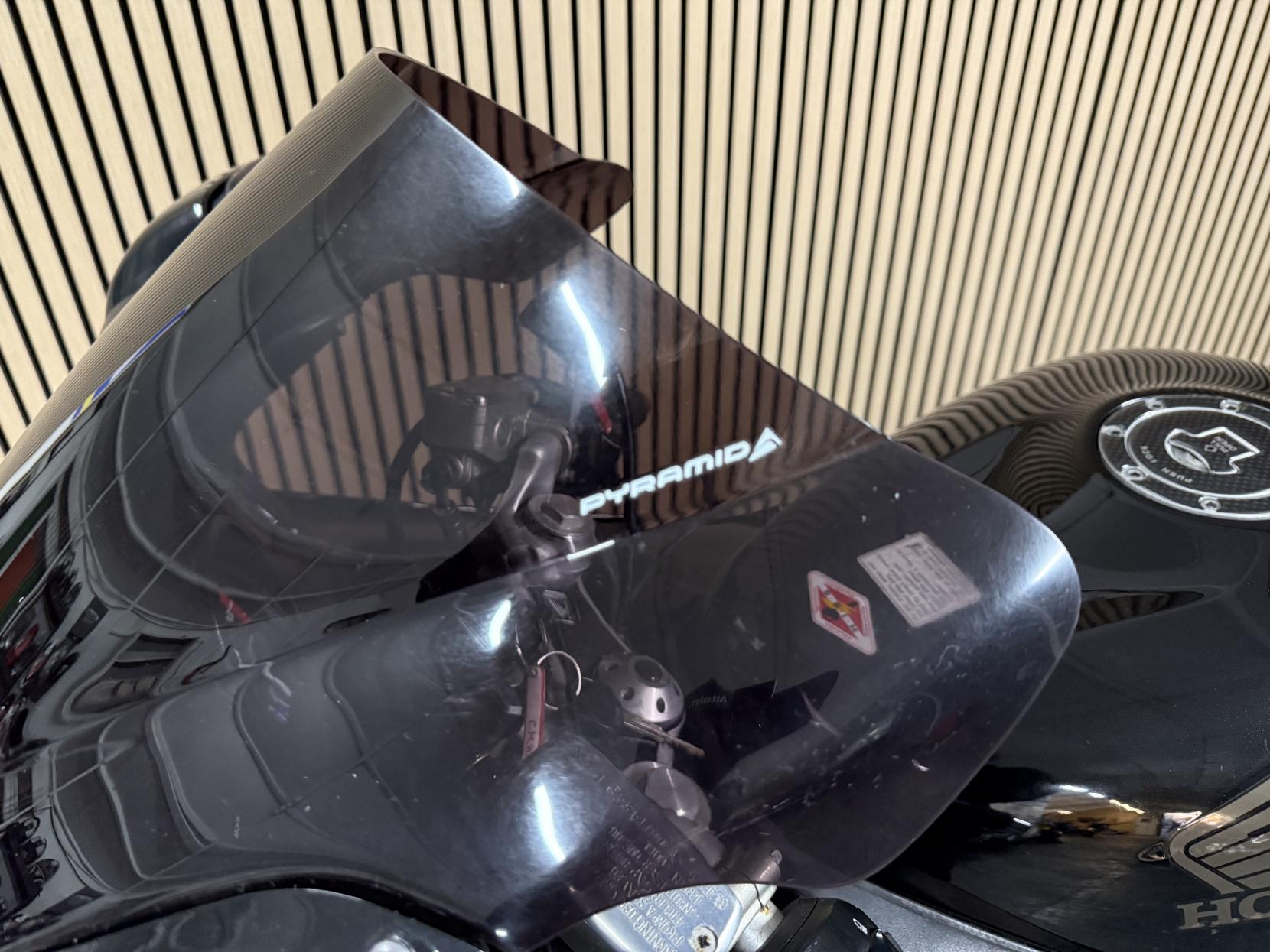 Honda CBR1100XX Super Blackbird 1100 Sports Tourer Petrol Manual (166 ps)