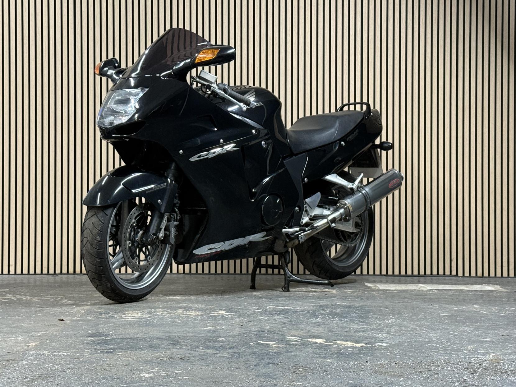 Honda CBR1100XX Super Blackbird 1100 Sports Tourer Petrol Manual (166 ps)