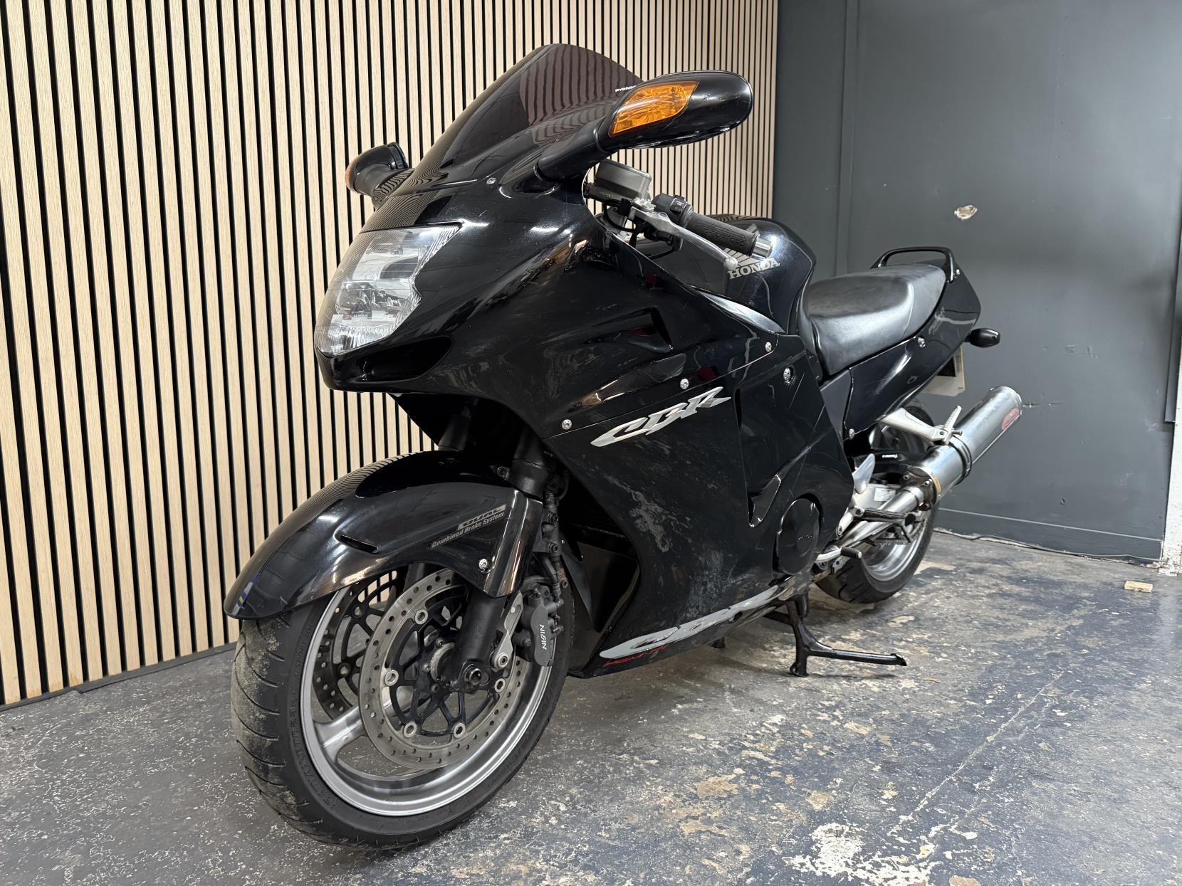 Honda CBR1100XX Super Blackbird 1100 Sports Tourer Petrol Manual (166 ps)