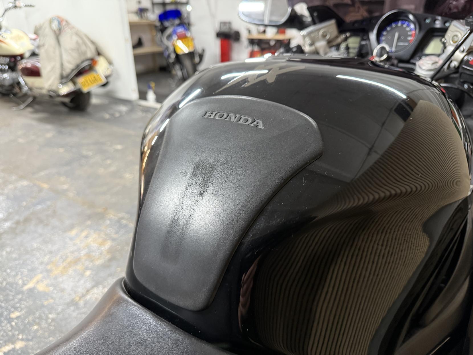 Honda CBR1100XX Super Blackbird 1100 Sports Tourer Petrol Manual (166 ps)