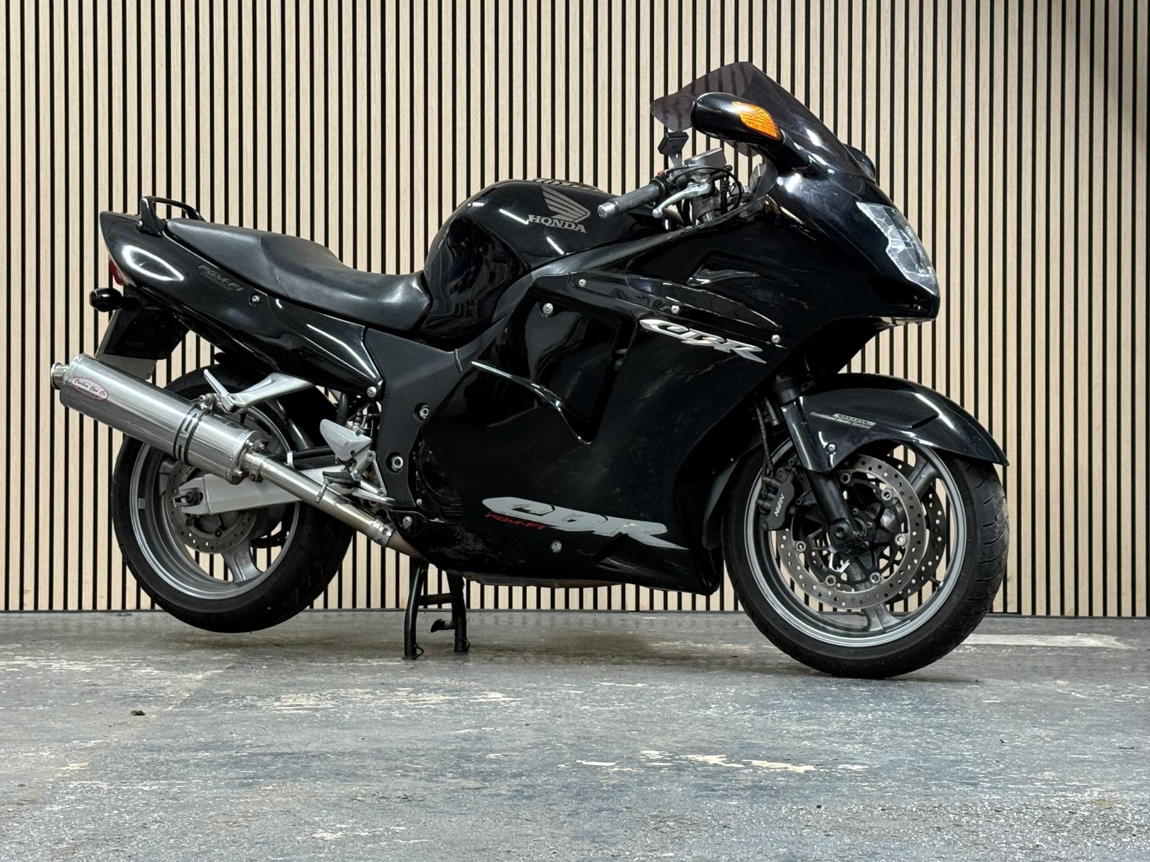 Honda CBR1100XX Super Blackbird 1100 Sports Tourer Petrol Manual (166 ps)