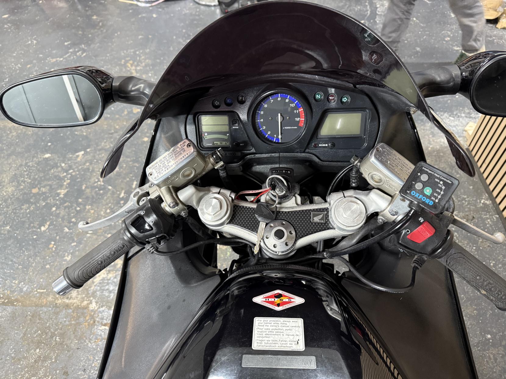 Honda CBR1100XX Super Blackbird 1100 Sports Tourer Petrol Manual (166 ps)