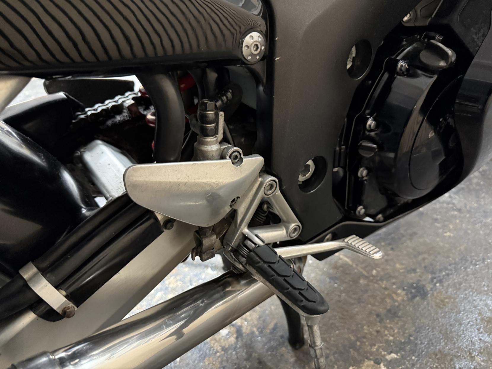 Honda CBR1100XX Super Blackbird 1100 Sports Tourer Petrol Manual (166 ps)