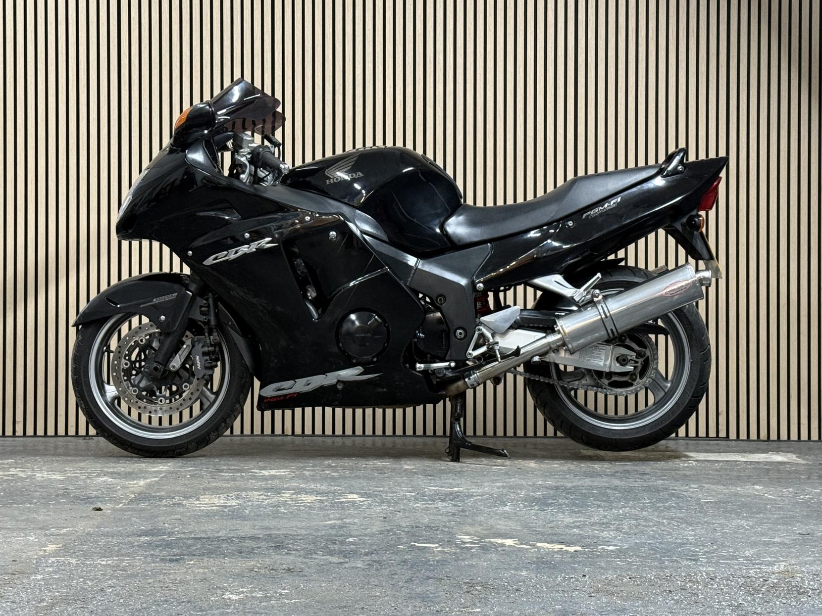 Honda CBR1100XX Super Blackbird 1100 Sports Tourer Petrol Manual (166 ps)