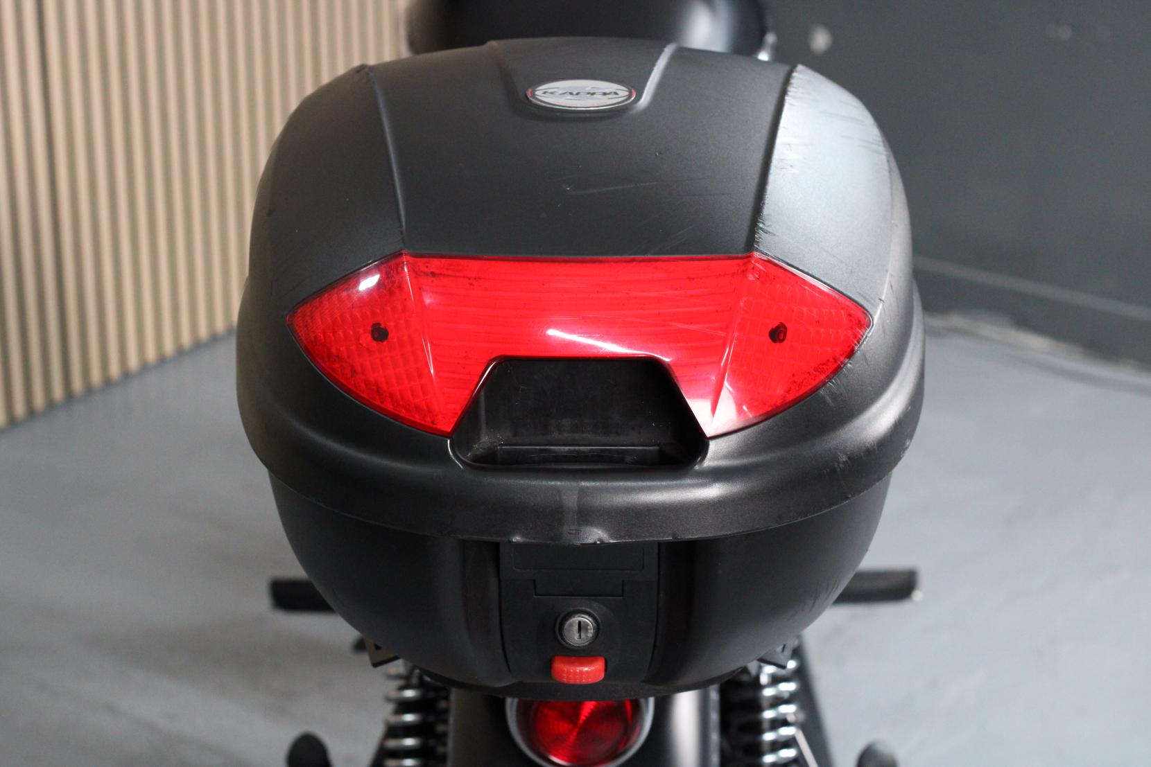 Royal Enfield Meteor 350 350 Roadster/Retro Petrol Manual Euro 5 (20 ps)