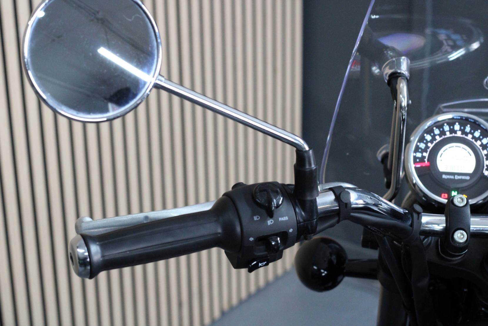 Royal Enfield Meteor 350 350 Roadster/Retro Petrol Manual Euro 5 (20 ps)