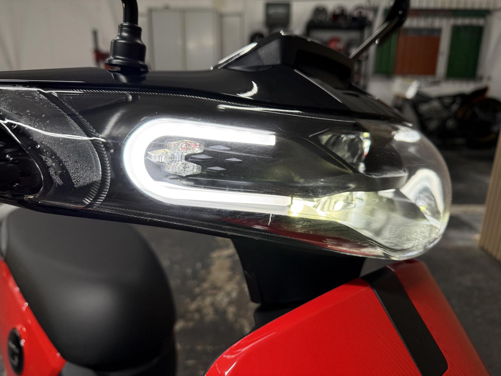 Vmoto CUx Moped Electric Automatic (4 ps)