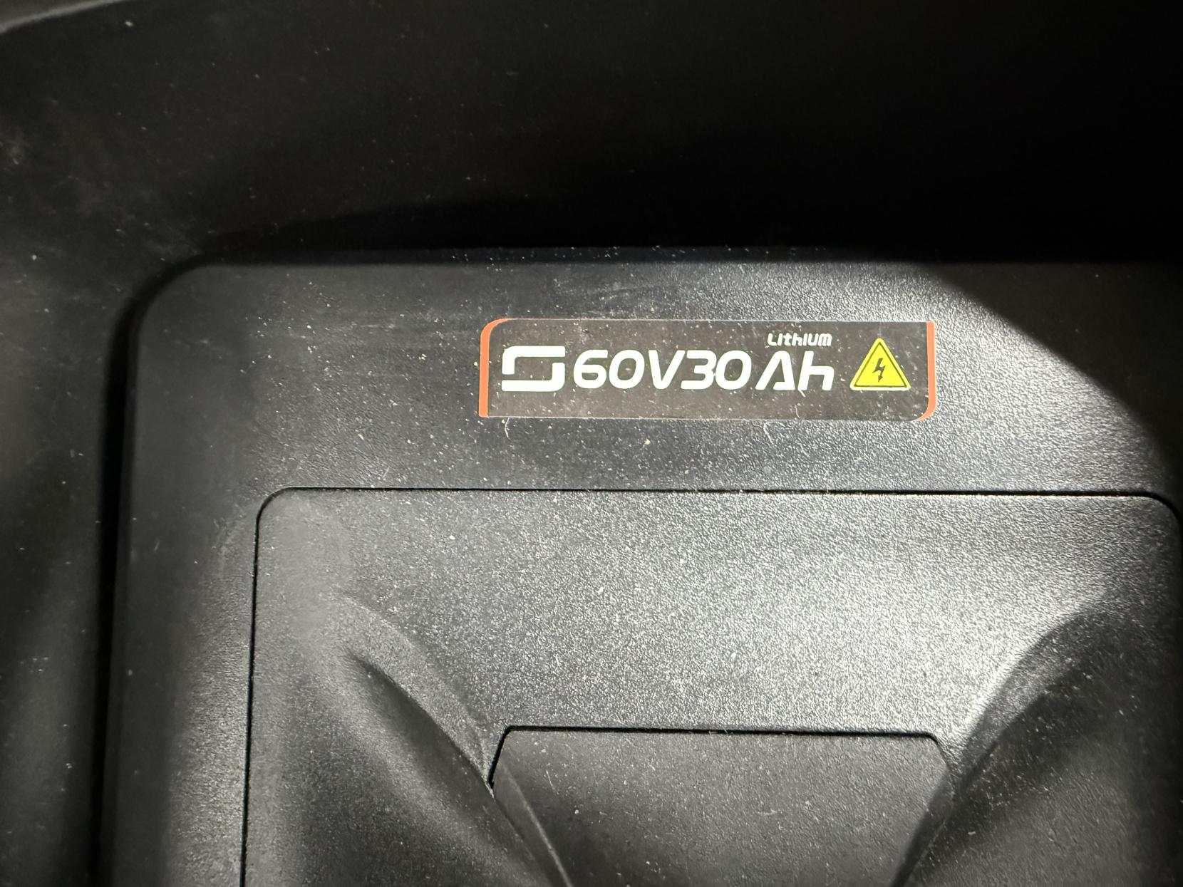 Vmoto CUx Moped Electric Automatic (4 ps)